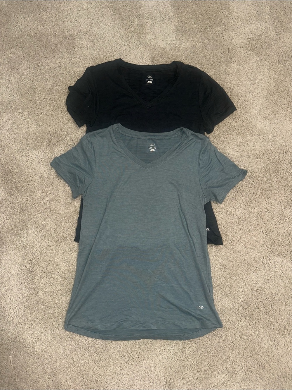 Women’s Set of 2 V-Neck Tees in Black and Light Gray